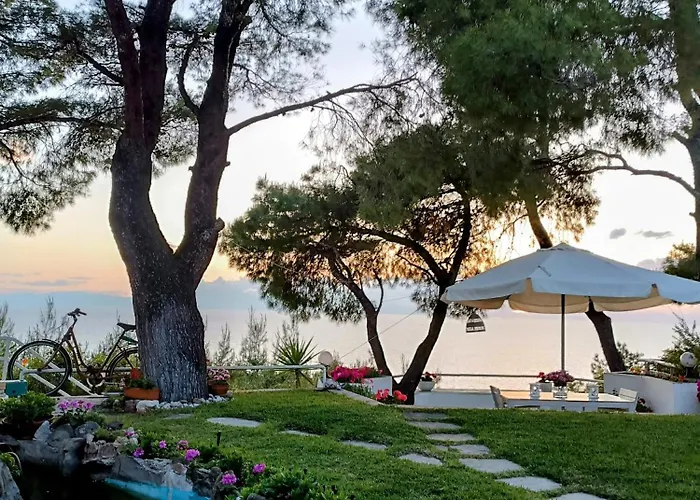 度假居 By Far The View In Sani Resort!