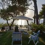 By Far The View In Sani Resort! בית נופש סאני ביץ'